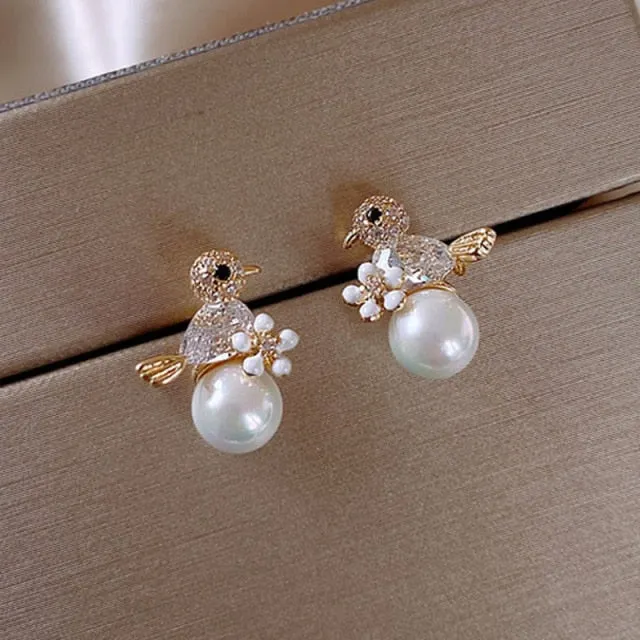 2021 New Cute Animal Stud Earrings for Women Temperament Horse Kitten Owl Pearl Rhinestone Earring Girls Birthday Party Jewelry