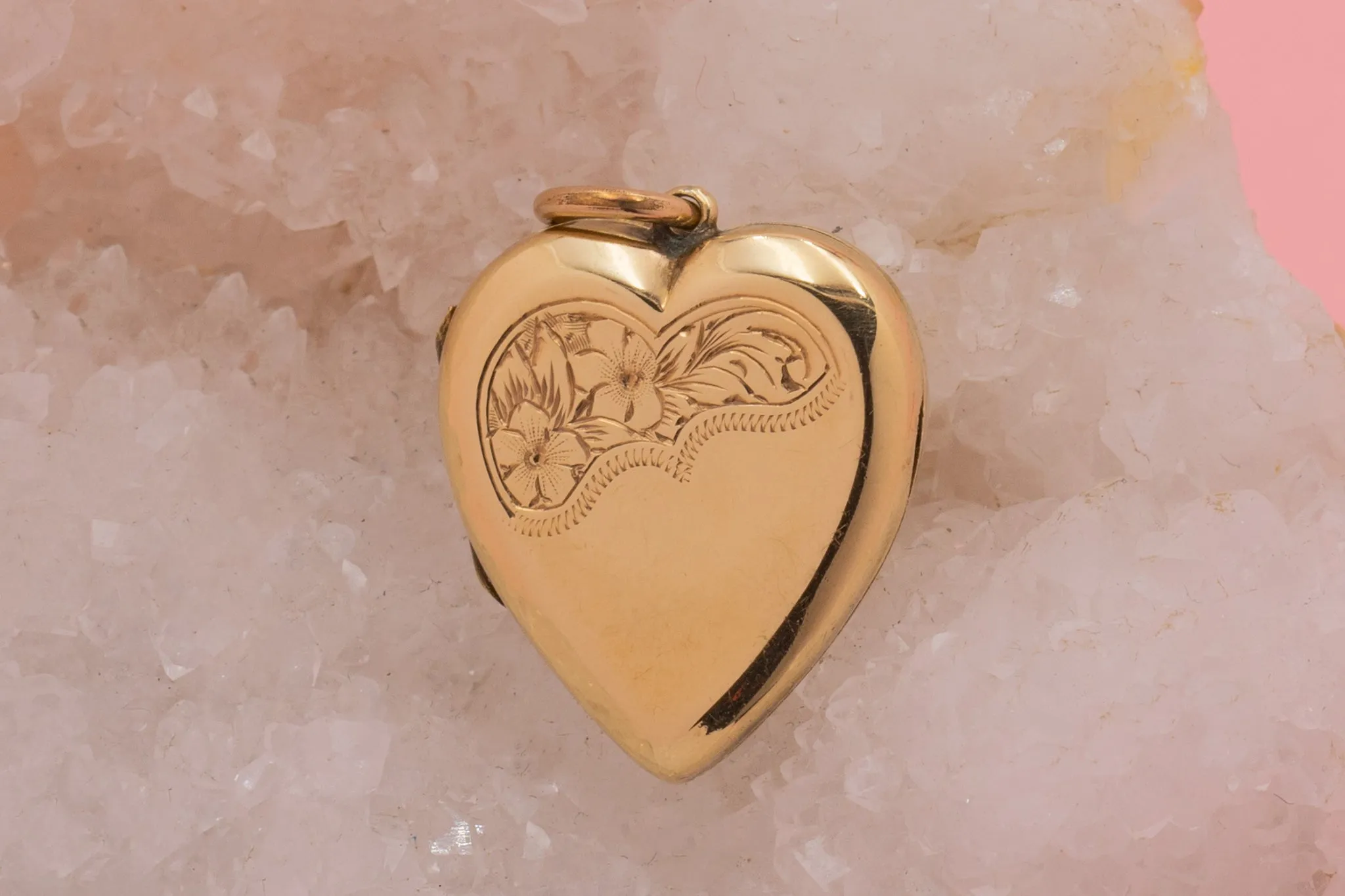 Antique 9ct Gold Engraved Heart Locket