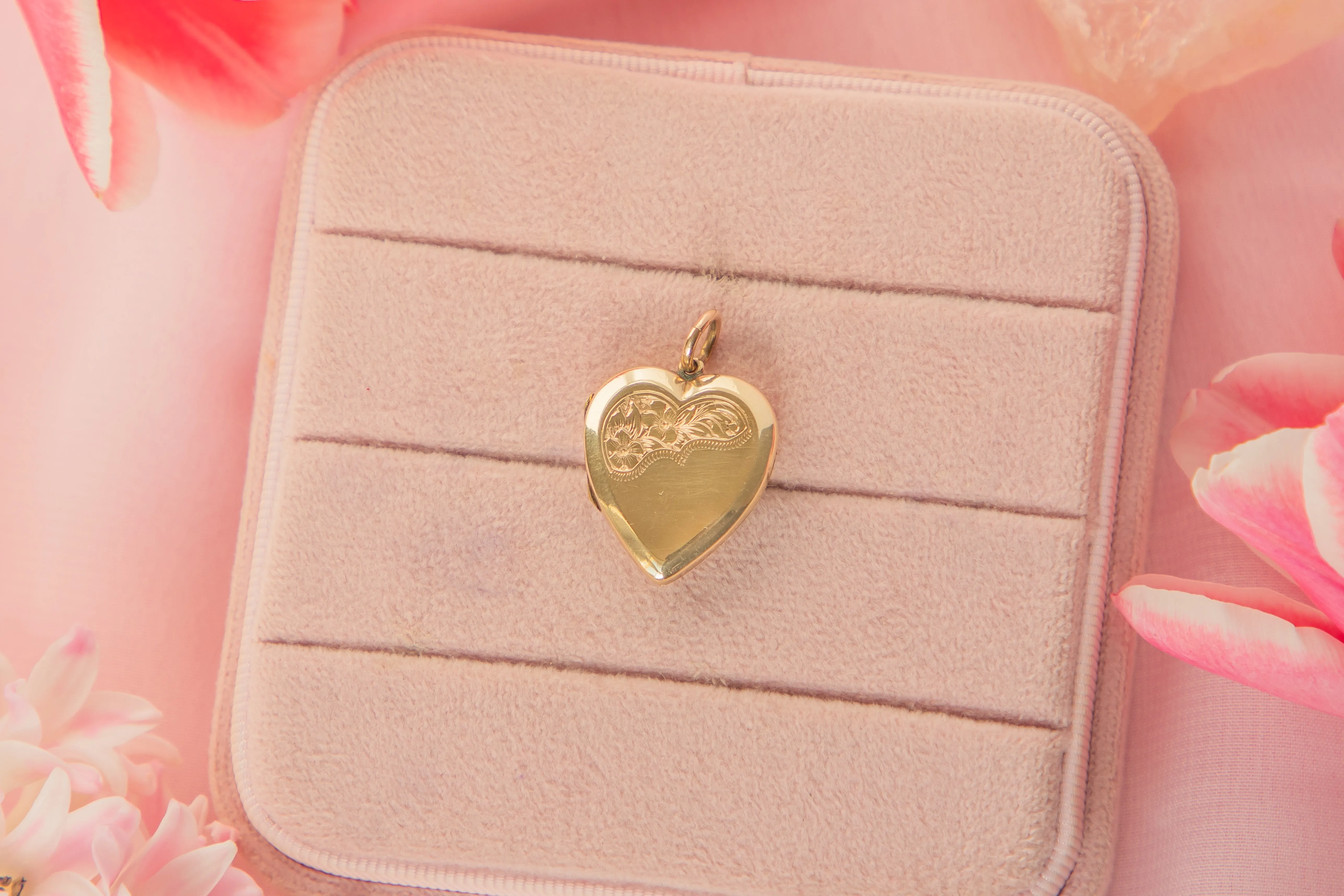 Antique 9ct Gold Engraved Heart Locket