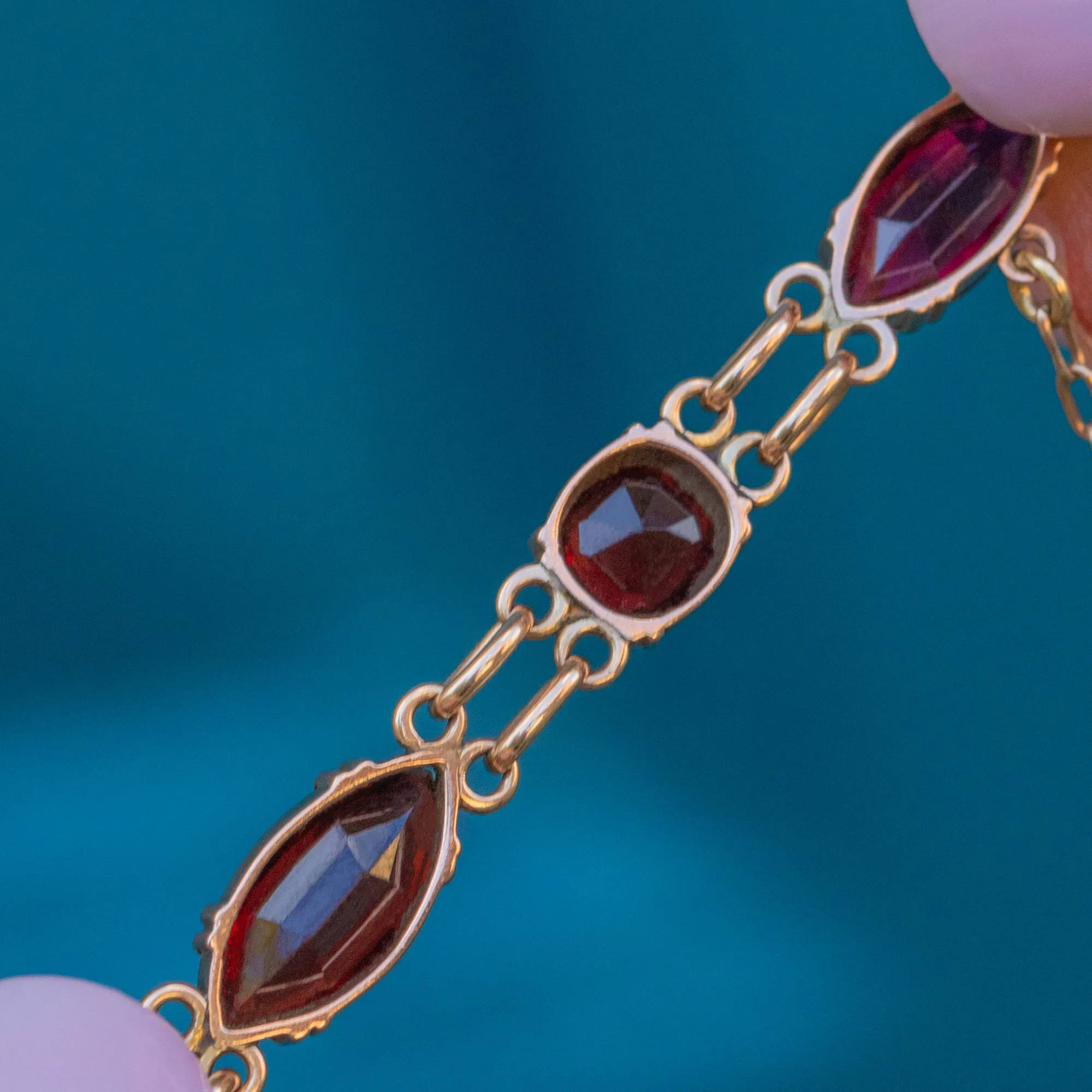 Antique 9ct Gold Garnet Bracelet, 28.18ct