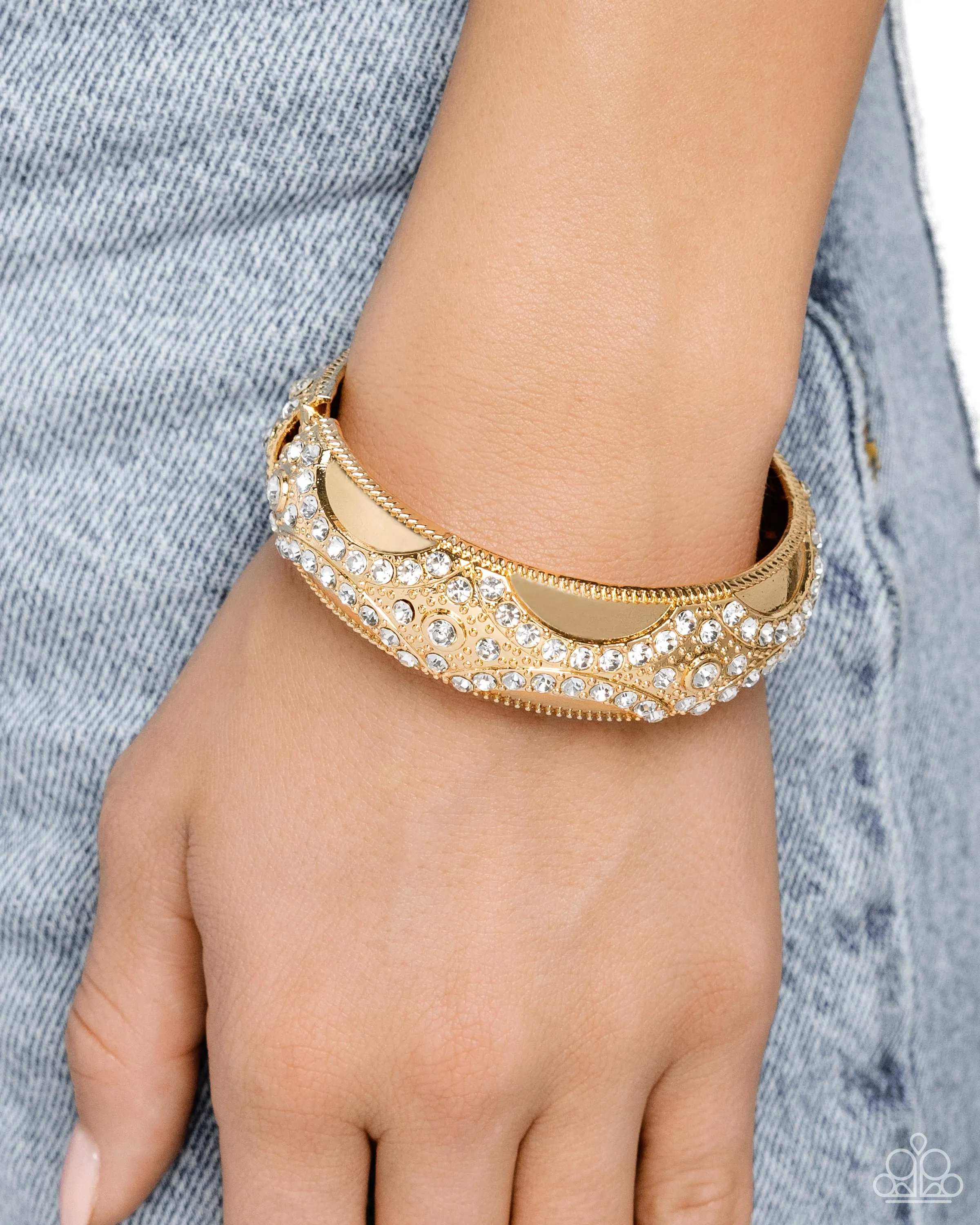 Bracelets Draped in Decadence - Gold B2160