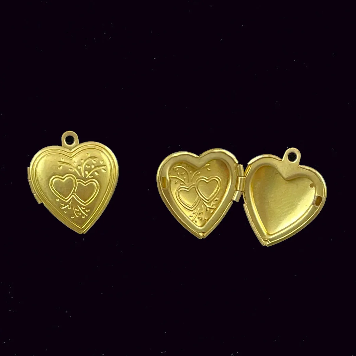 Brass Heart Lockets 23 x 20mm (3)