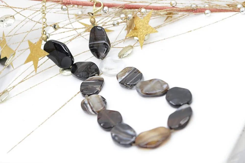 BROWN AGATE NECKLACE