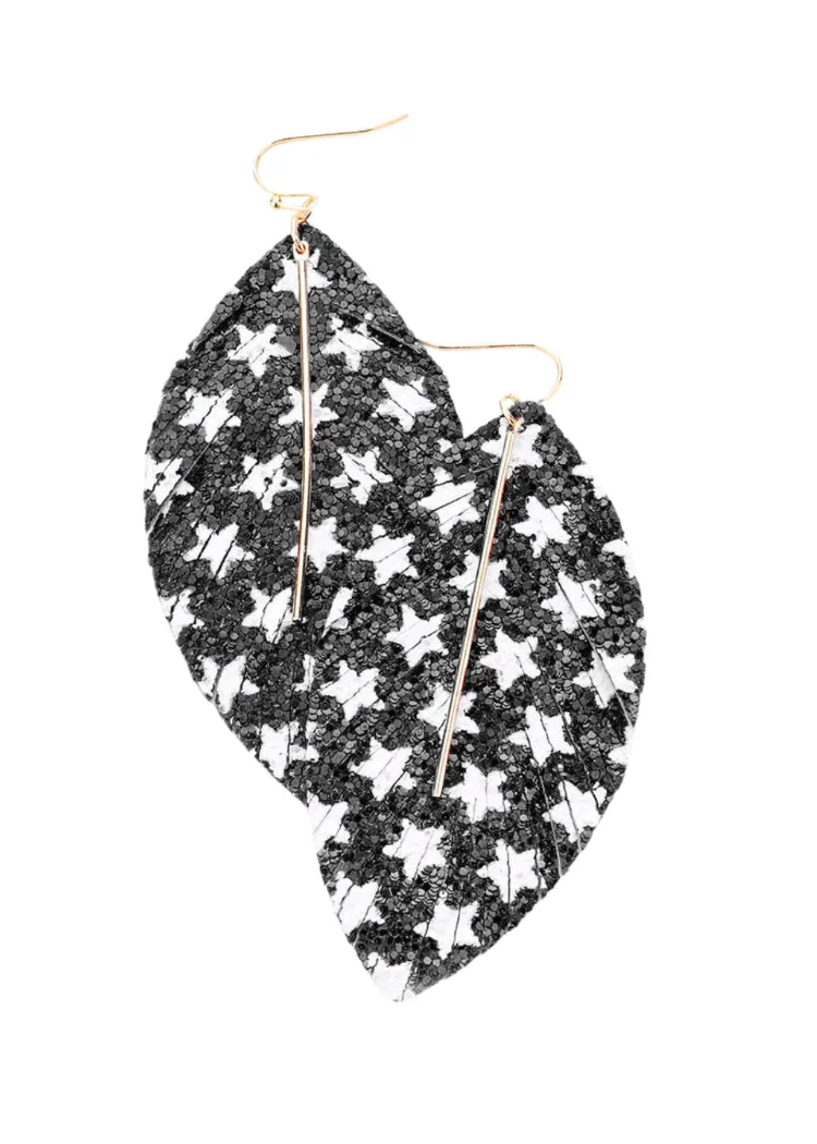 Glitter Star Pattern Accented Feather Earrings