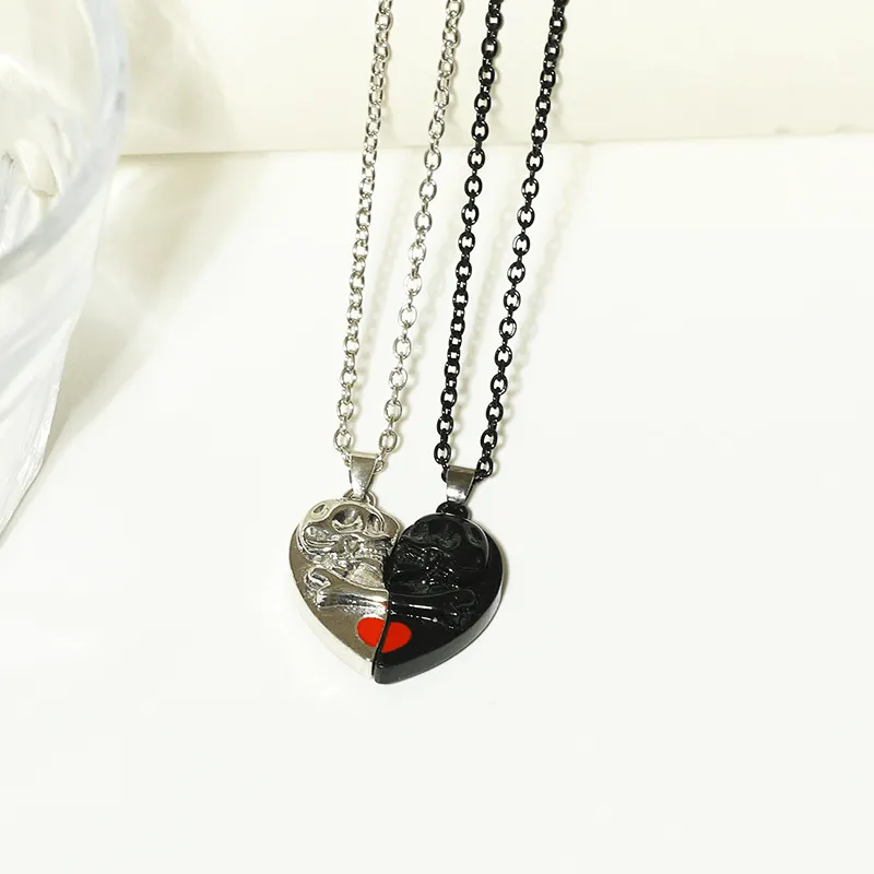 Heart-shaped Magnetic Stitching Love Skull Couple Necklace