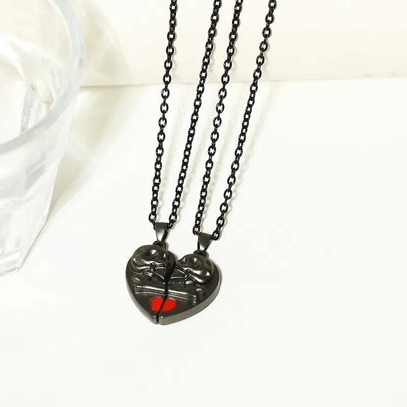 Heart-shaped Magnetic Stitching Love Skull Couple Necklace