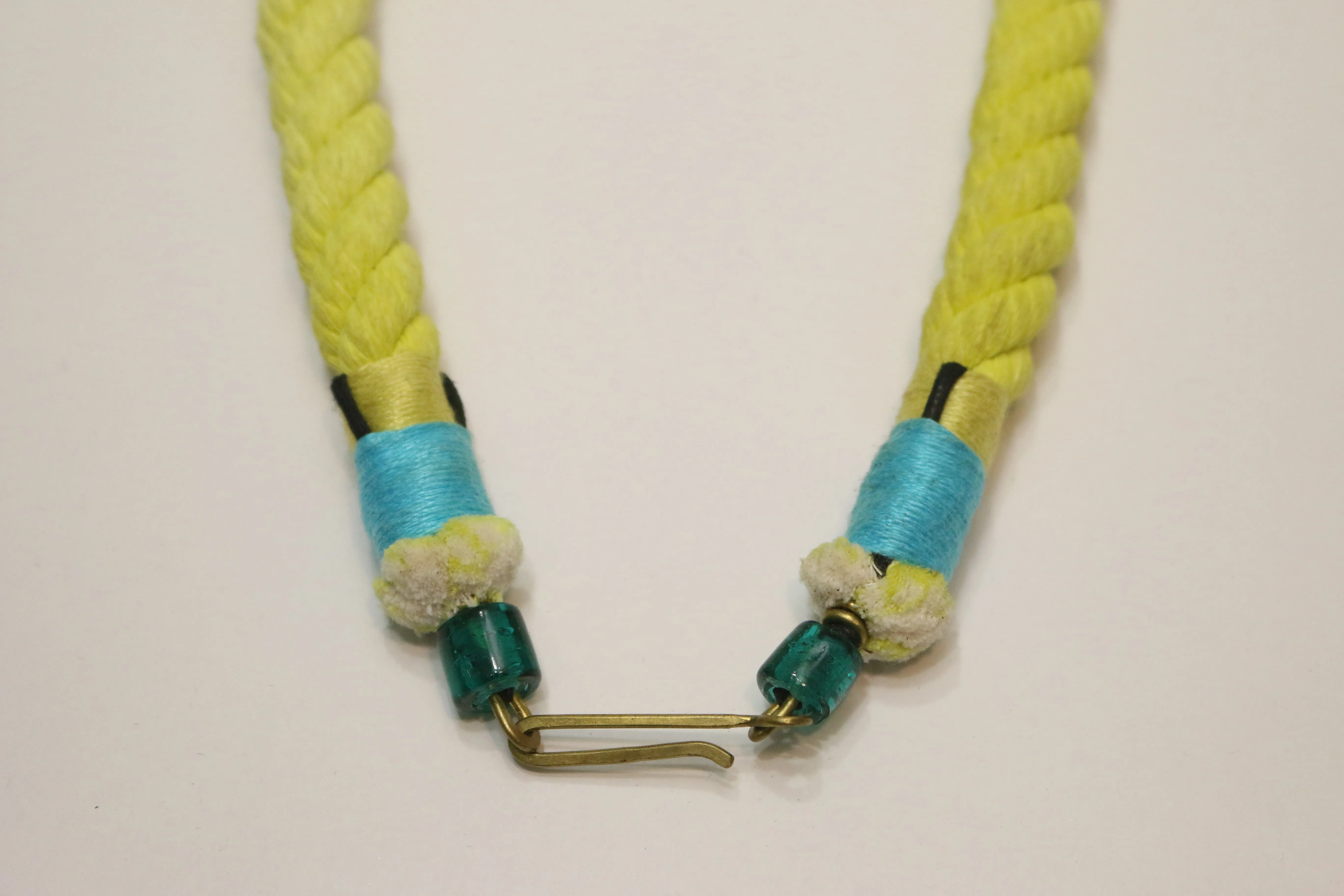 Neon Zinn Green Fade Wavy Grid Rope Necklace