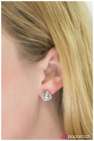 Paparazzi Earring ~ Whos That Girl? - White