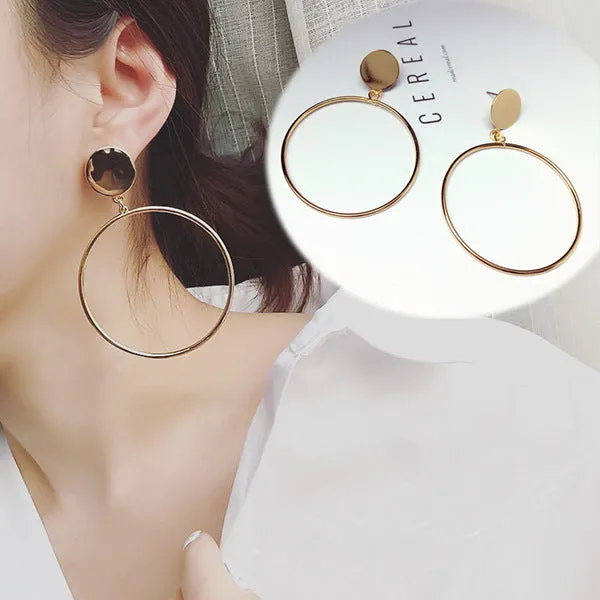 Simple hoop earrings fashion